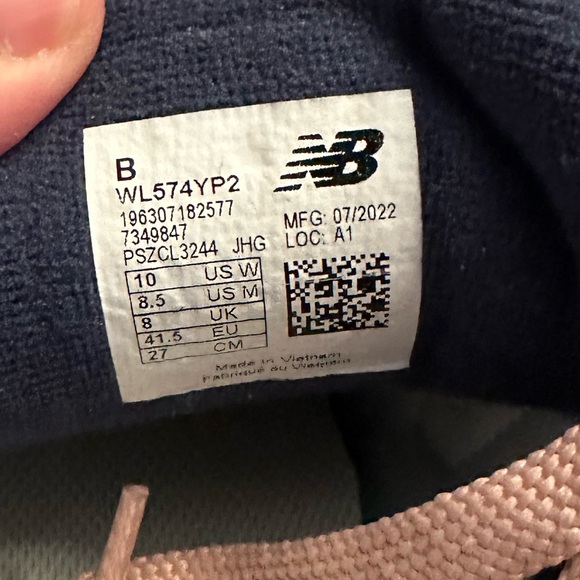 New Balance 574 women’s Pink Grey SOLD OUT - Picture 13 of 13